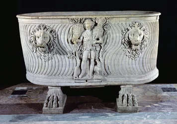 Sarcophage Borghèse décoré du Bon Pasteur et de têtes de lions, IIIe-Ve siècle